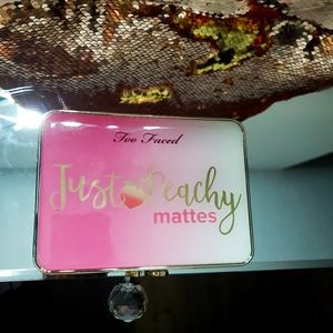 Too faced just peachy eyeshadow palette
